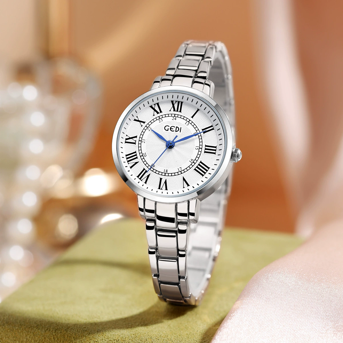 歌迪 Waterproof metal retro quartz swiss watch, light luxury style
