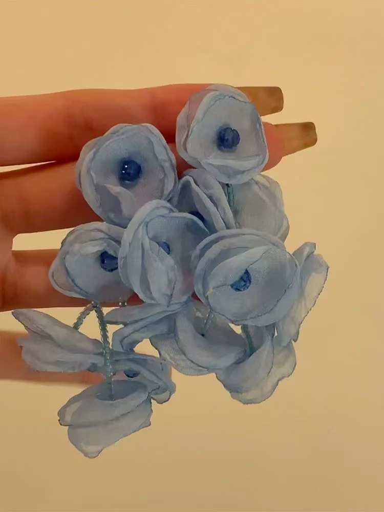 Pendientes de borla de cuentas de arroz de flor de gasa de aguja de plata Pendientes de todo fósforo de estilo de vacaciones Pendientes frescos y dulces para mujer