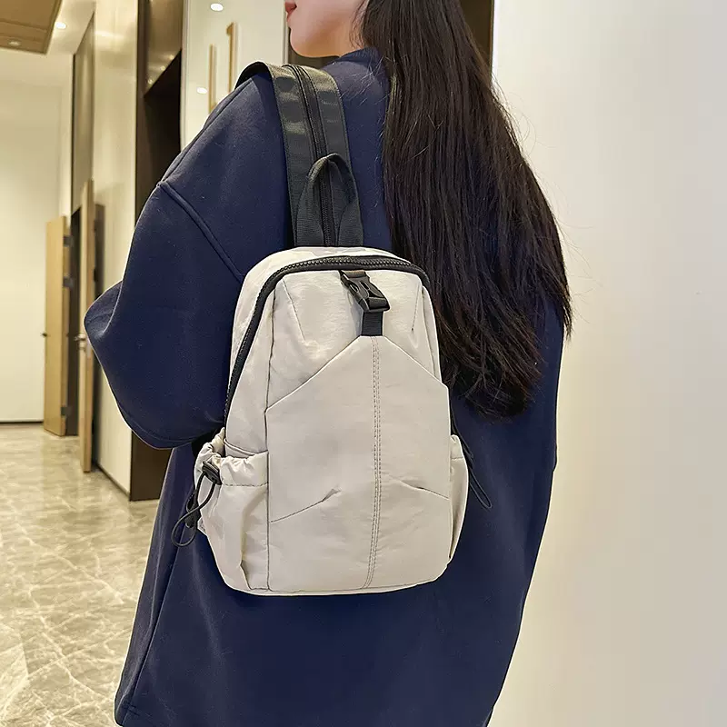 休闲胸包男士2025新款简约尼龙斜跨背包大容量通勤纯色单肩包女