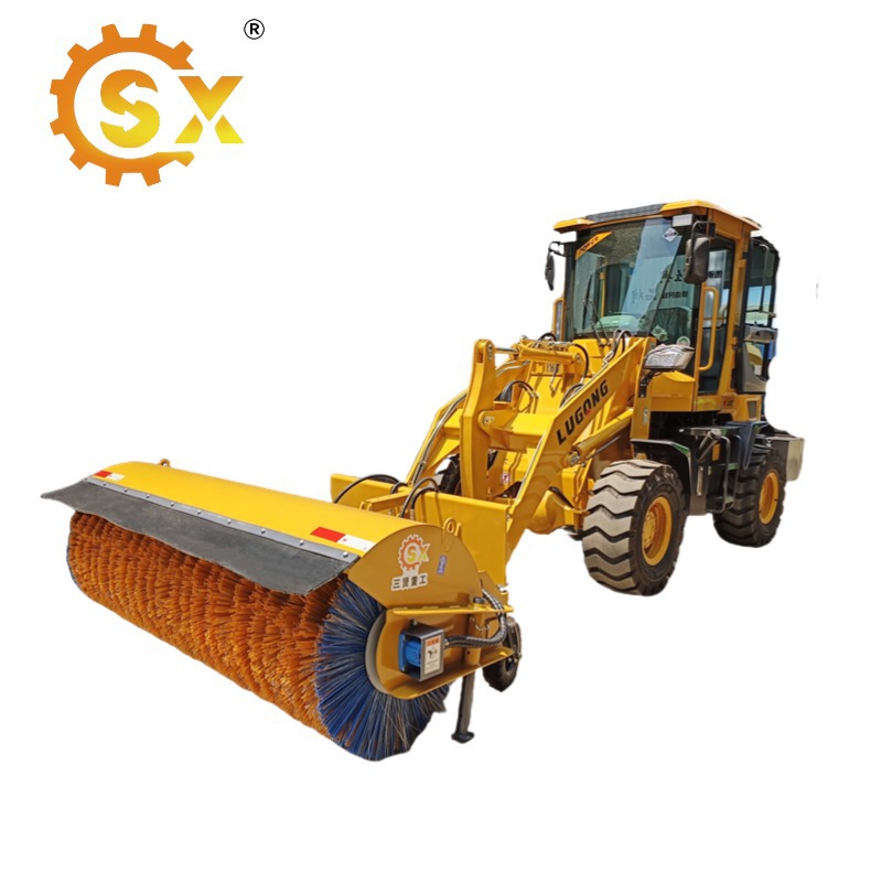 三贤重工斜角清扫器洒水车改装滚刷扫雪机市政环卫机械扫路车