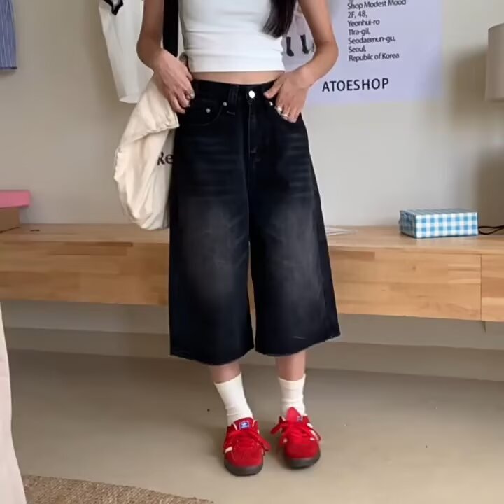 American-Style Black Cropped Denim Shorts for Women, Summer Loose Fit Plus Size, Flattering Straight Wide-Leg Mid-Length Pants American-Style Black Cropped Denim Shorts for Women, Summer Loose Fit Plus Size, Flattering Straight Wide-Leg Mid-Length Pants