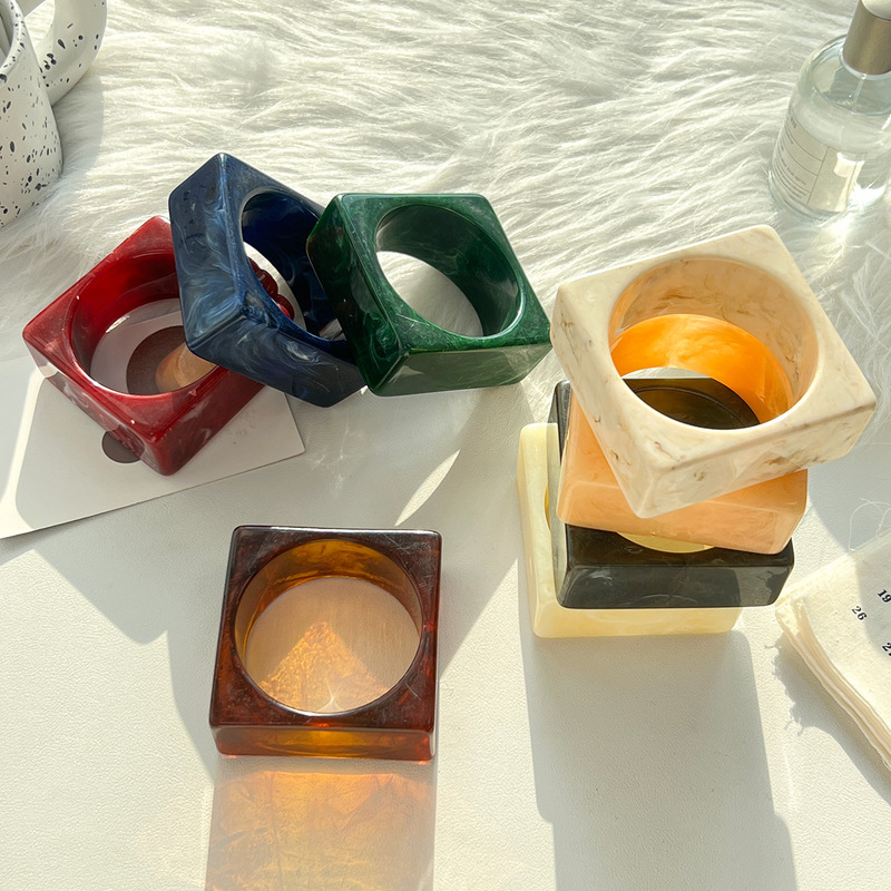 And its European and American fashion new marble pattern acrylic bracelet shaped resin square round bracelet