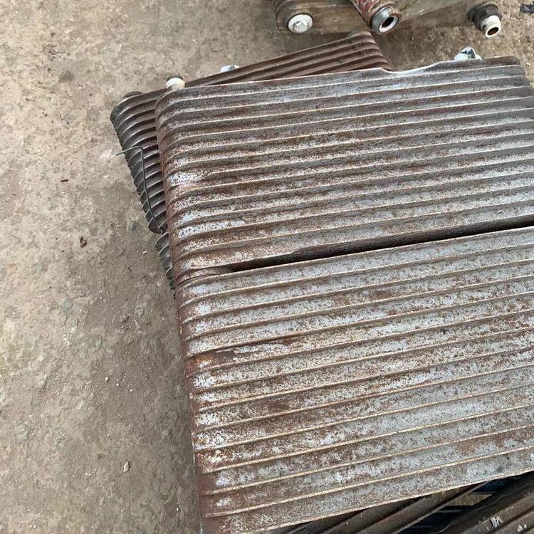 北京各区旧暖气片回收 上门回收暖气片  北京盛华信合物资回收