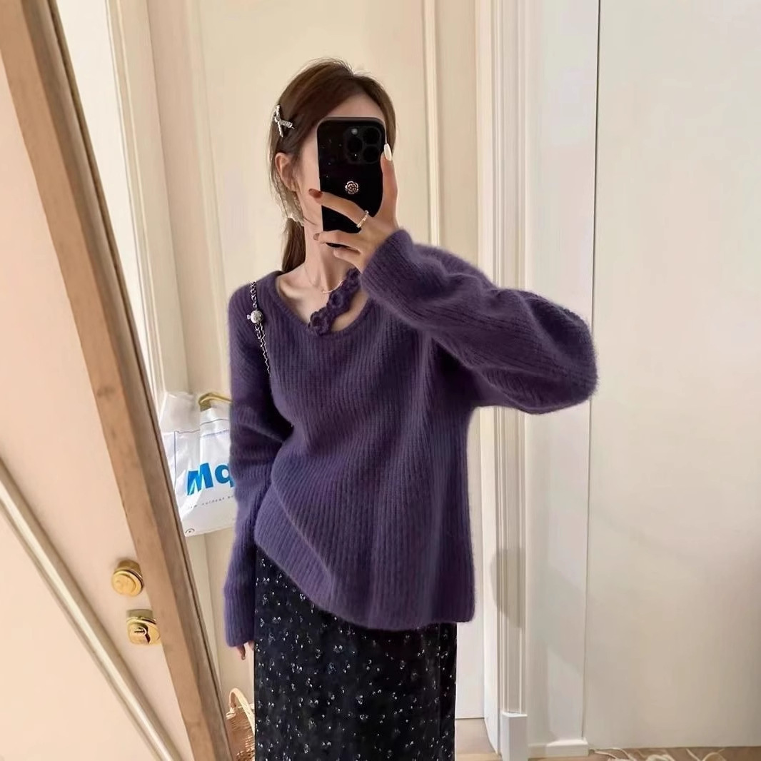 慵懒风设计感圆领花朵毛衣女套头冬季新款宽松显瘦洋气针织衫上衣