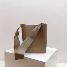 厂家直销包包单肩水桶包百搭托特斜挎包2022大容量真皮女包