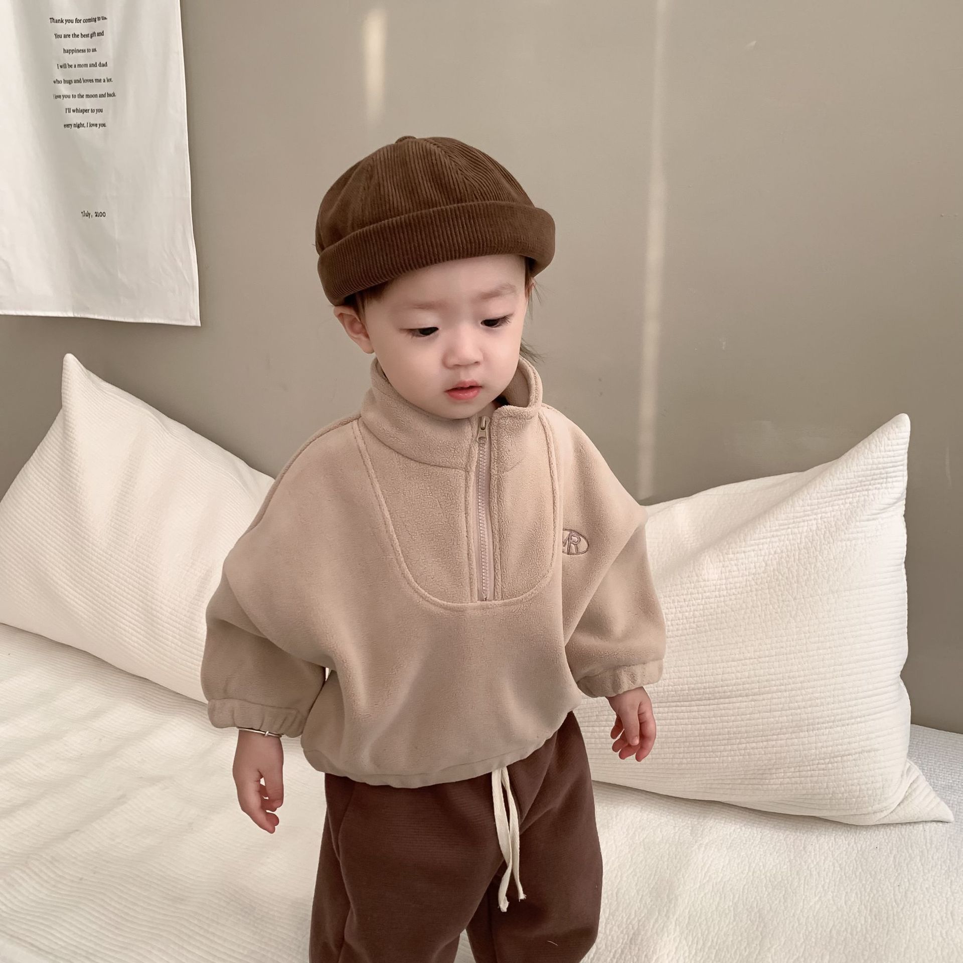 Ropa de primavera y otoño para niños, ropa infantil de estilo coreano, ropa para salir de paseo, conjunto de dos piezas de sudadera y pantalones deportivos para niños, conjunto de otoño para bebés.