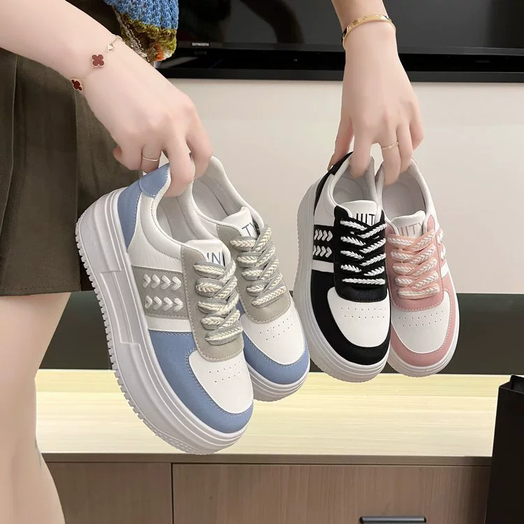 Женские кроссовки в студенческом стиле, осень 2025, новинка, универсальные, с цветовыми блоками, цвета пшеничный колос и белый, модные повседневные спортивные туфли