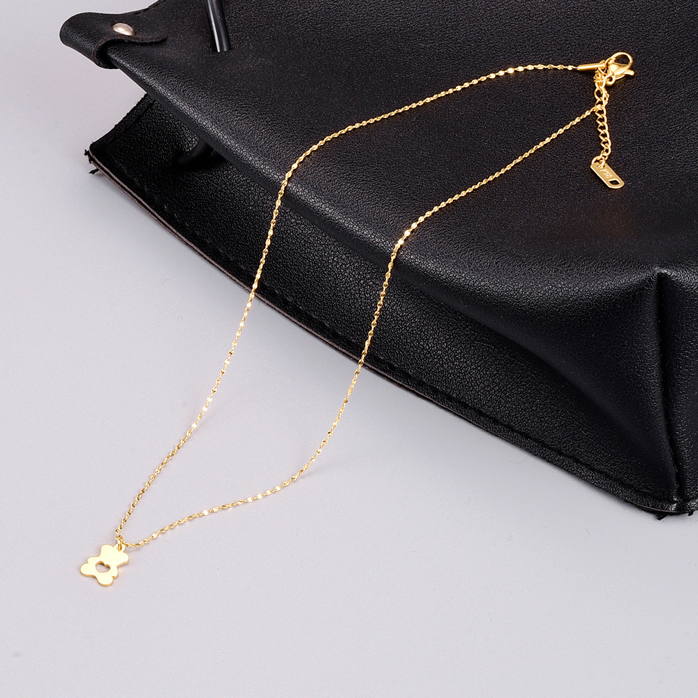 Simple Bear Middle Hollow Heart Bear Cute Animal Titanium Steel 18k Gold Clavicle Chain display picture 2