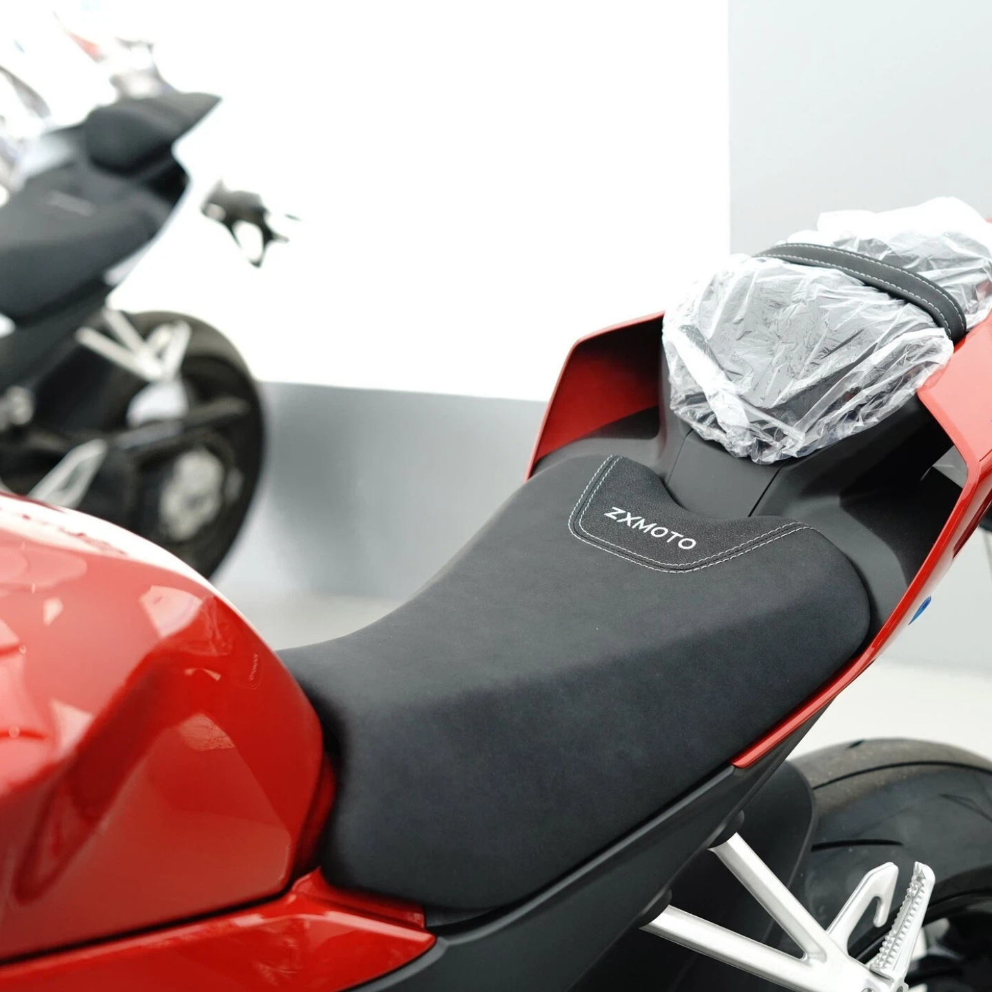 Suitable for Zhangxue Motorcycle 500RR, height-adjustable seat cushion, motorcycle modification, thin and thickened seat cushion, comfortable and waterproof