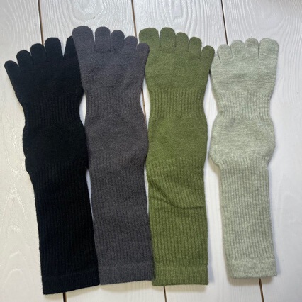 Autumn and Winter Solid Color Unisex Seamless Five-Toe Socks, Alpaca Wool Socks, Mid-Calf Socks, Separated Toe Sports Toe-Separated Thumb Socks Autumn and Winter Solid Color Unisex Seamless Five-Toe Socks, Alpaca Wool Socks, Mid-Calf Socks, Separated Toe Sports Toe-Separated Thumb Socks