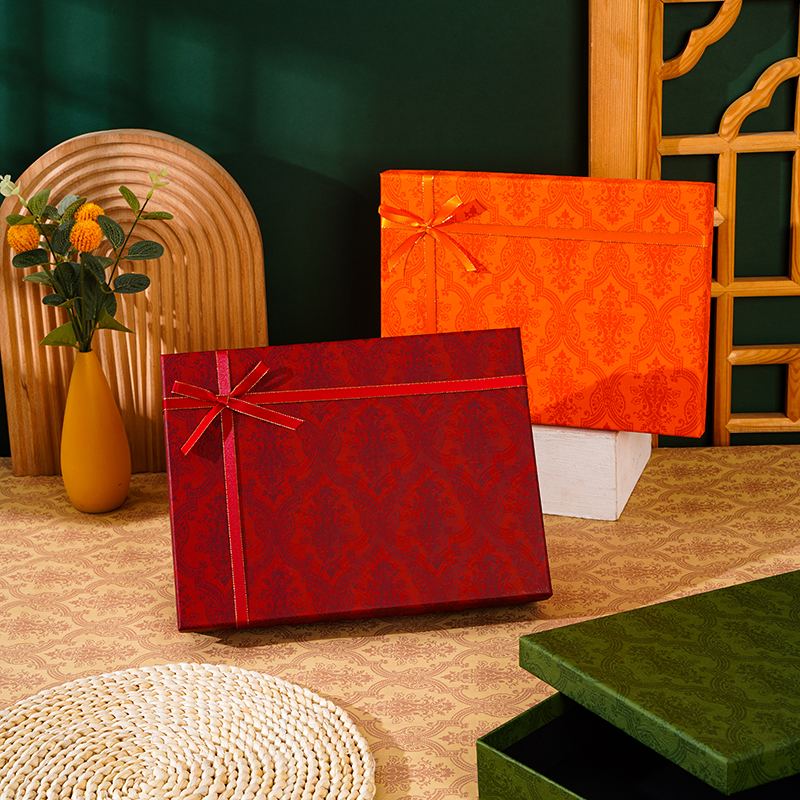 Caja de regalo vacía caja de regalo de Año Nuevo rojo estilo clásico grande ropa interior cálida bufandas caja de embalaje personalizada log