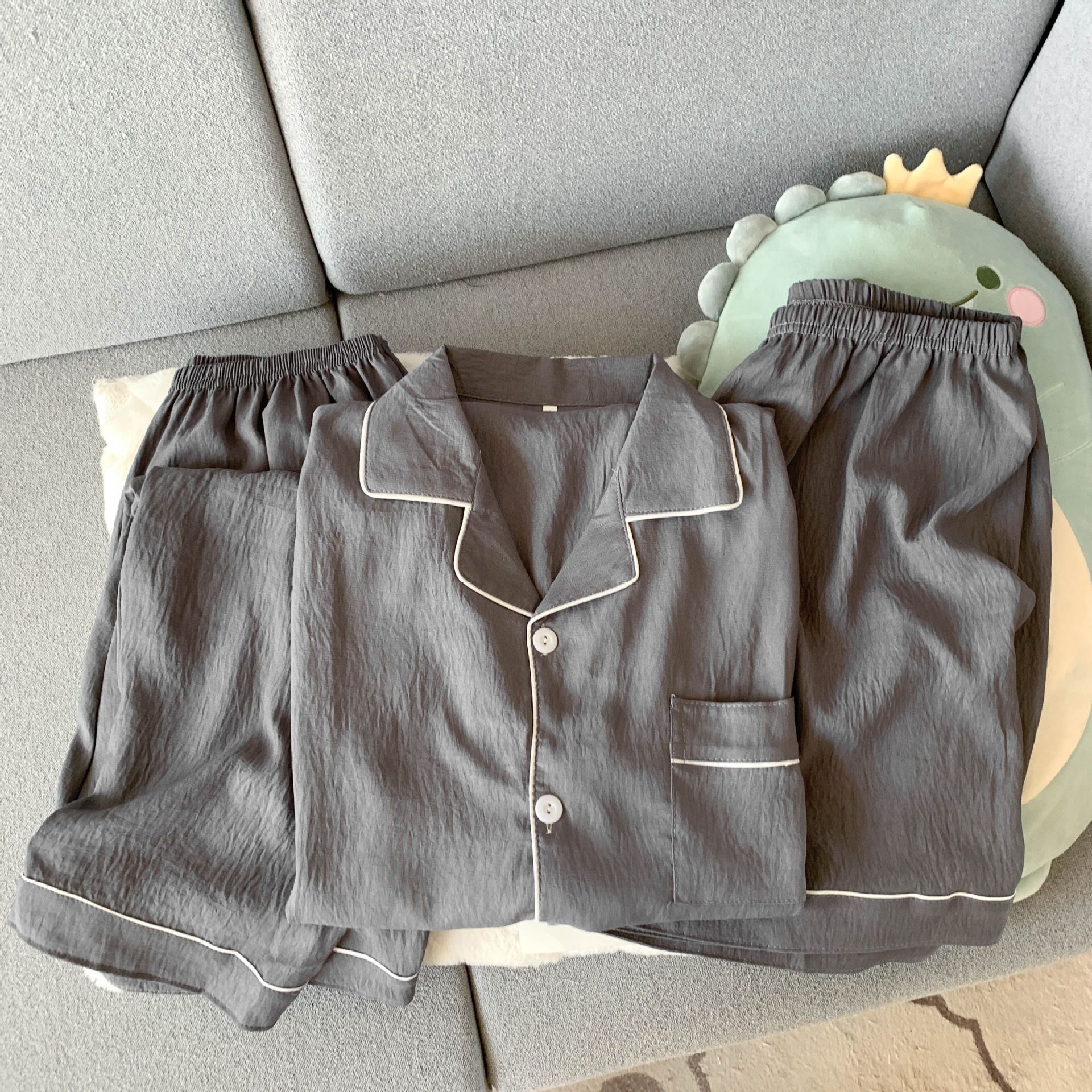 Pijamas de hilo de algodón de nube fina de verano para hombres de manga corta de gran tamaño verano adolescente simple traje de tres piezas servicio a domicilio