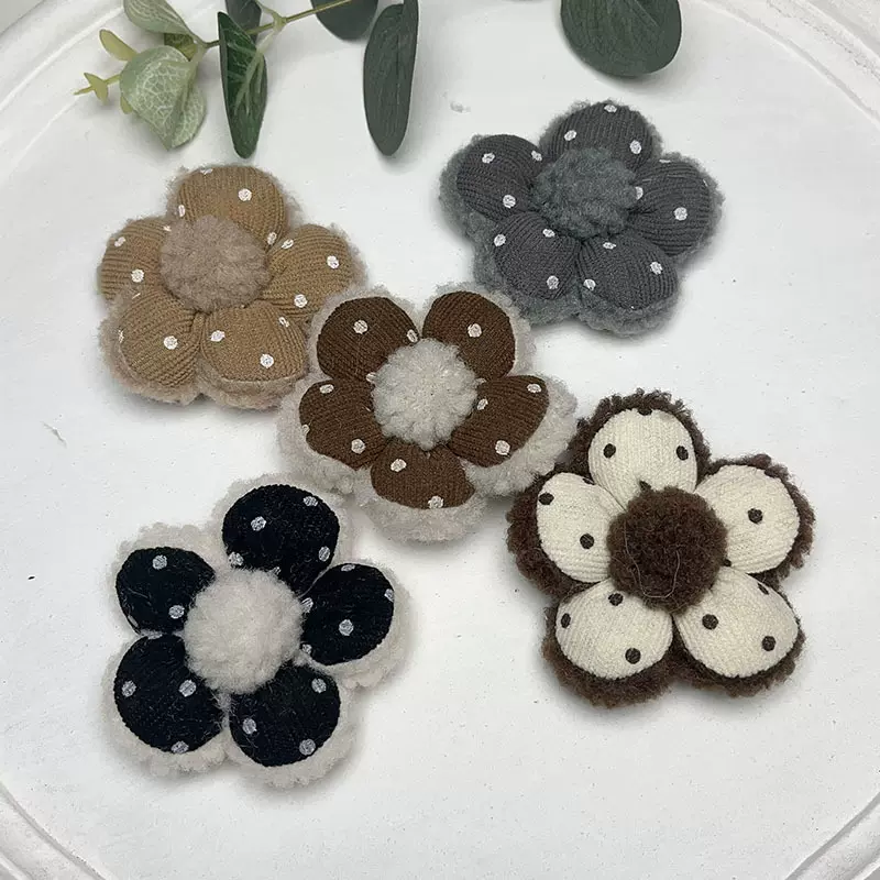 秋冬毛绒6.5公分点子圆五瓣花朵  儿童服饰配件花朵 鞋花 diy配饰