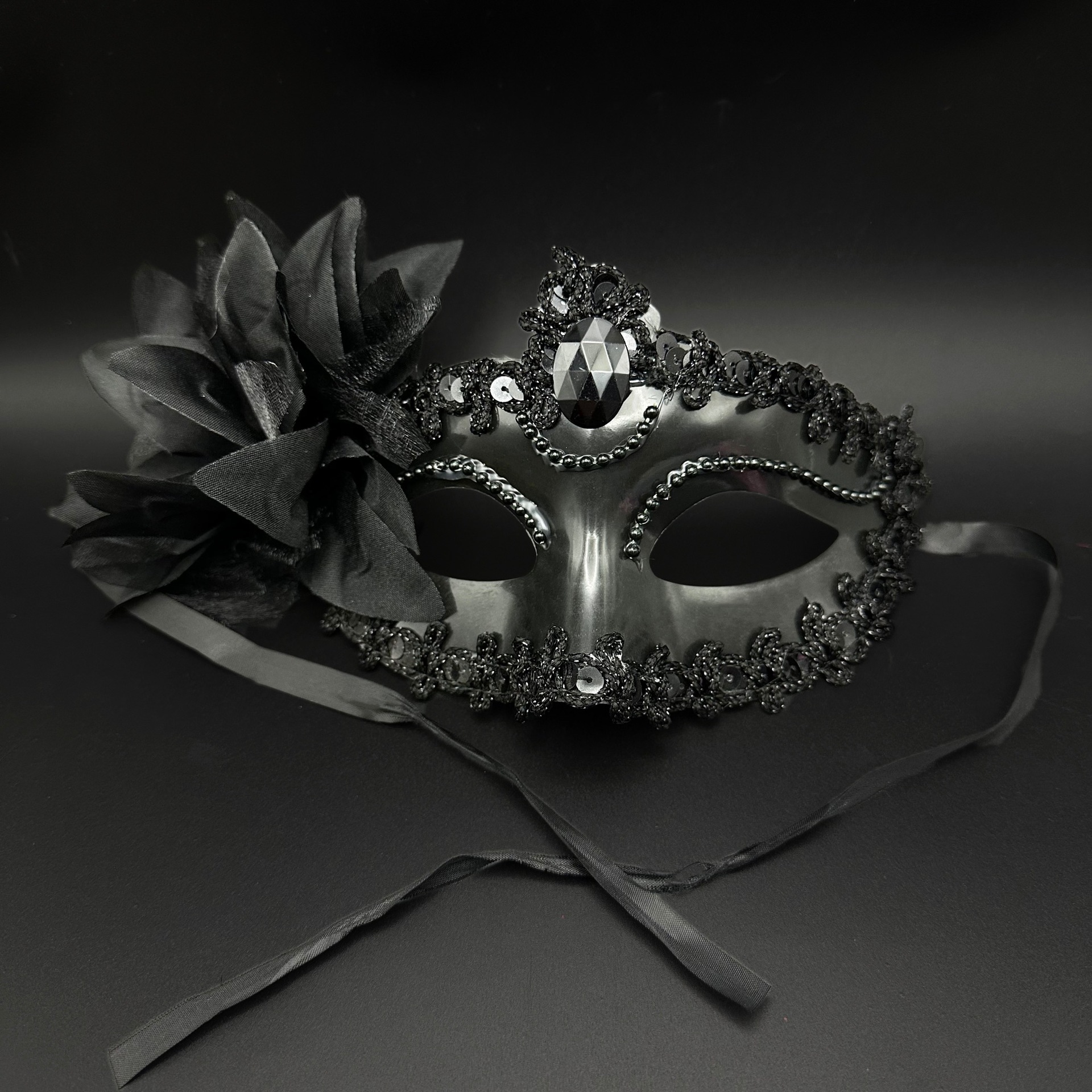 Máscara luminosa caliente transfronteriza Halloween Bola de Navidad fiesta pequeña belleza más lirio flor bola femenina máscara