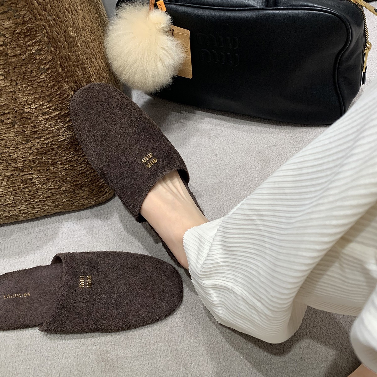 La primera capa de piel de vaca ~ la uva de la madre Miu cuero retrógrado plano perezoso zapatillas con un pie botones