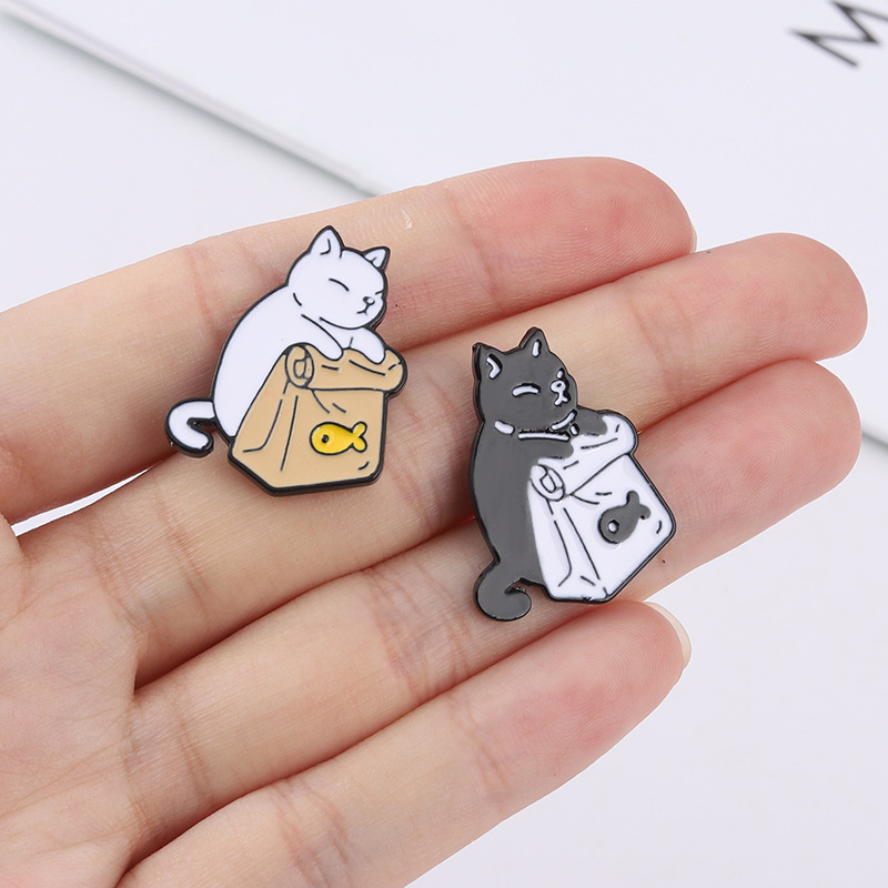 Casual, Daily Occasion Cute Pin Cat Fish Alloy Plating Unisex Brooches