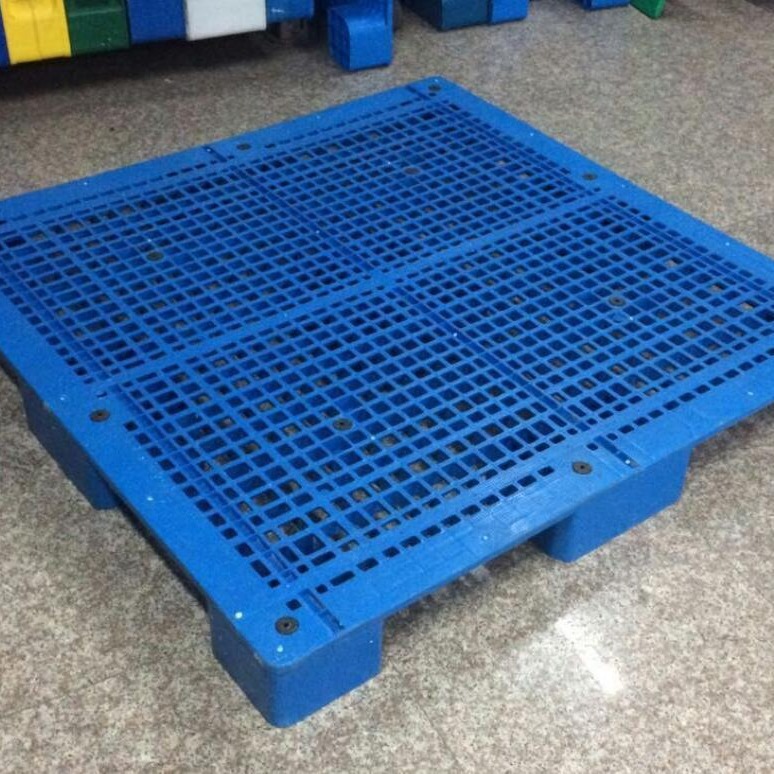 供应福建生产塑料托盘1300*1300*135mm(网格 九脚）