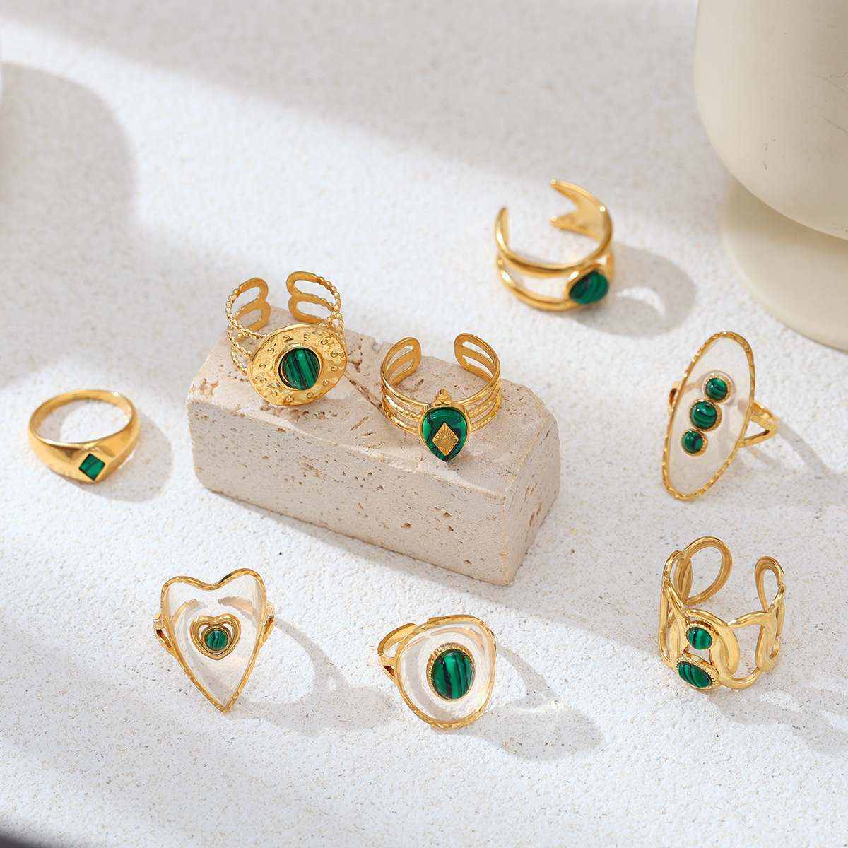 Alta Europa y los Estados Unidos acero inoxidable piedra natural incrustado geometría hueco anillo de acero titanio no desvanecer joyas transfronterizas venta caliente