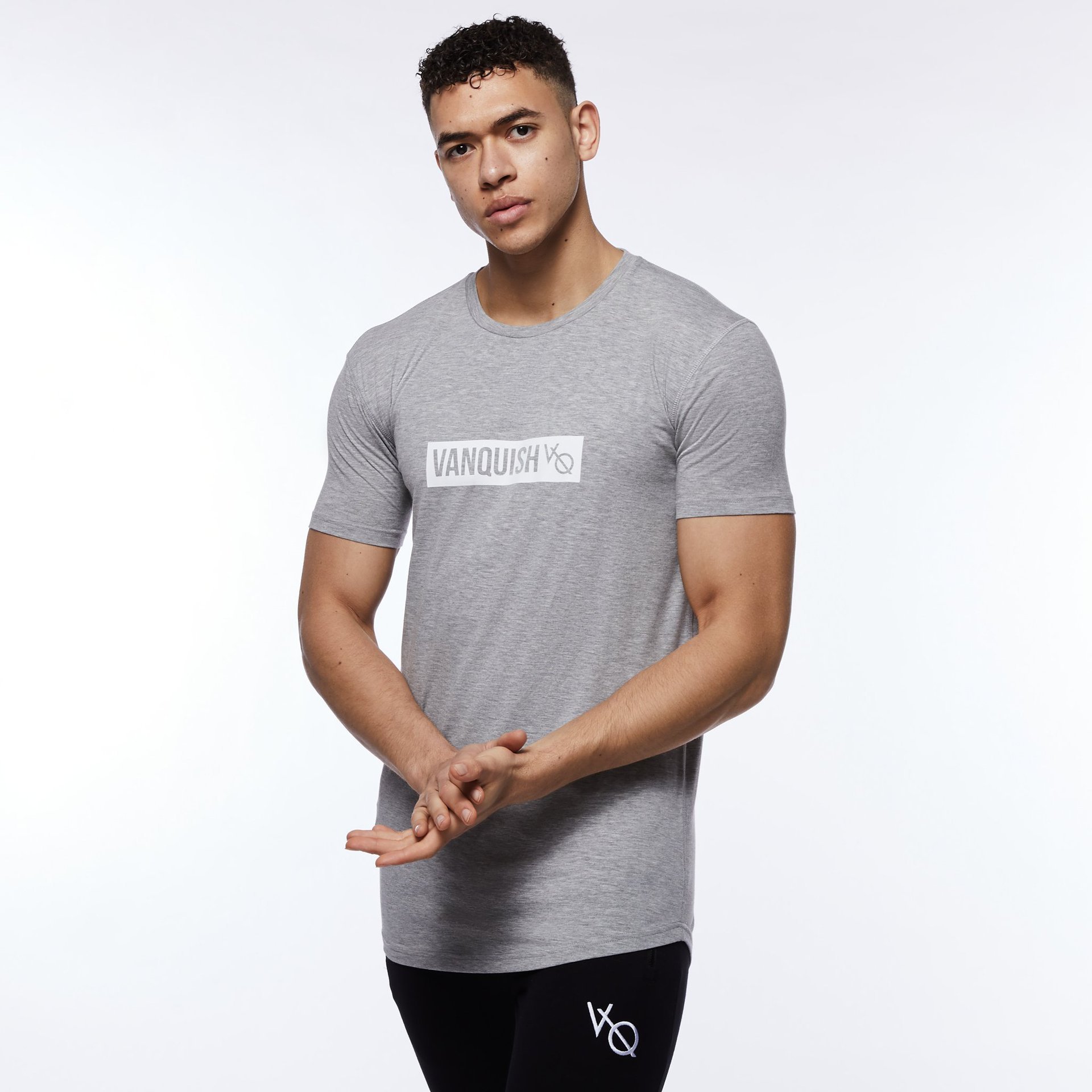 2022 nuevo VQ Verano de manga corta de los hombres de camuflaje de algodón suelto Deportes más tamaño cuello redondo Top moda deportes de moda