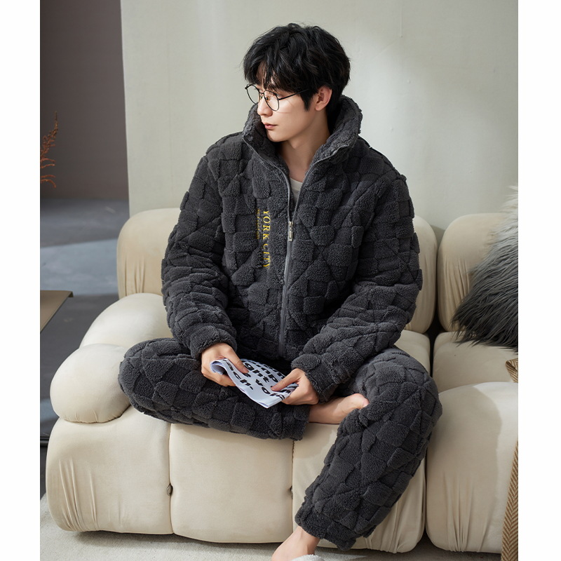 Pijamas de hombre de invierno de los hombres de lana de coral de tres capas acolchado forrado de lana engrosada Otoño e Invierno guapo homewear invierno