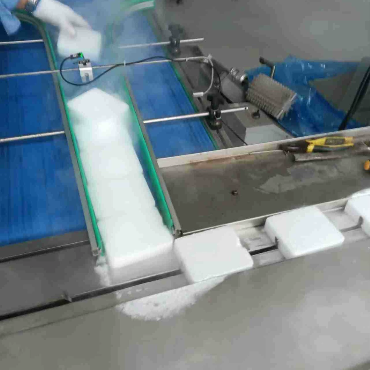 Сухой лед для хранения замороженных продуктов, транспортировки в холодовой цепи, пищевой, в мешках, твердый углекислота, 500 г/шт.