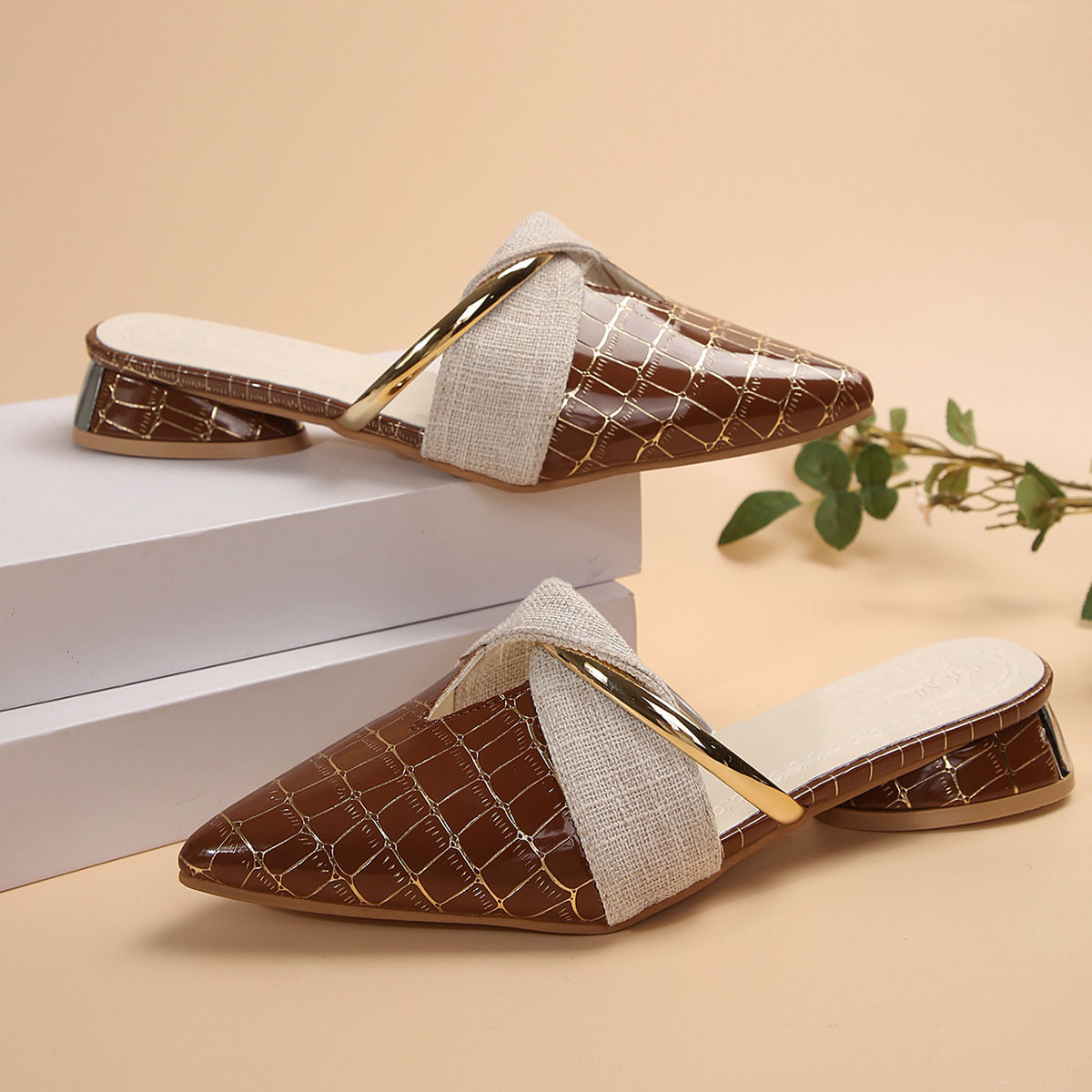 Women's plus Size Pointed Toe Low Heeled Slippers Snakeskin Pattern Closed Toe Half Slippers Sexy New Spring Style_vogvips.com