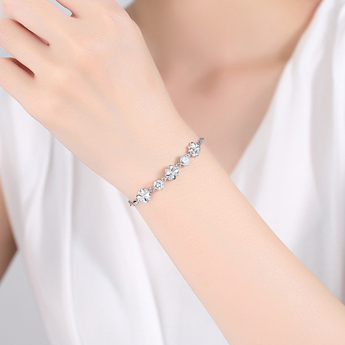 S999 Pure Silver Bracelet Women's Fashion Four-leaf Clover Japanese and Korean Version Simple Sweet Bracelet Best Friend Hand Accessories Personalized Silver Jewelry