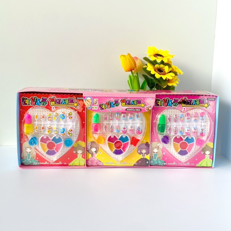 Toy for makeup