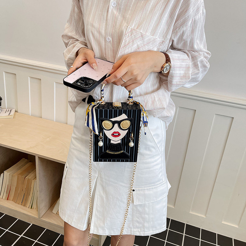 Cadena portátil de hombro nuevo 2026 bolso de mochila para mujeres teléfono móvil coreano cartón de nicho de viaje