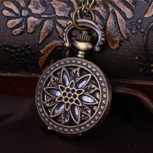 Nostalgic small six arrow flower retro pocket watch flower fashion pocket watch manufacturers wholesale and retail 6118