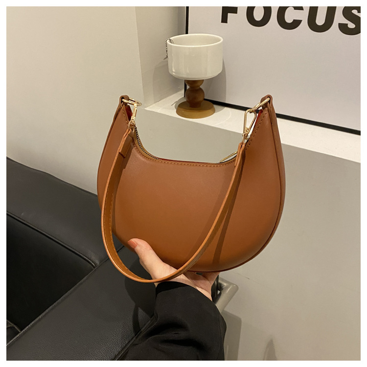 197g Weight Synthetic Leather Lining Material Sewing Thread Fashion Element Zipper Closure Type Single Shoulder Strap Strap Type Shoulder Bag Bags Type Daily Occasion Pu Leather Material Solid Color Pattern All Seasons Season Women's Gender Streetwear Style Square Shape Small Size Women's Small Pu Leather Solid Color Streetwear Sewing Thread Square Zipper Shoulder Bag 15
