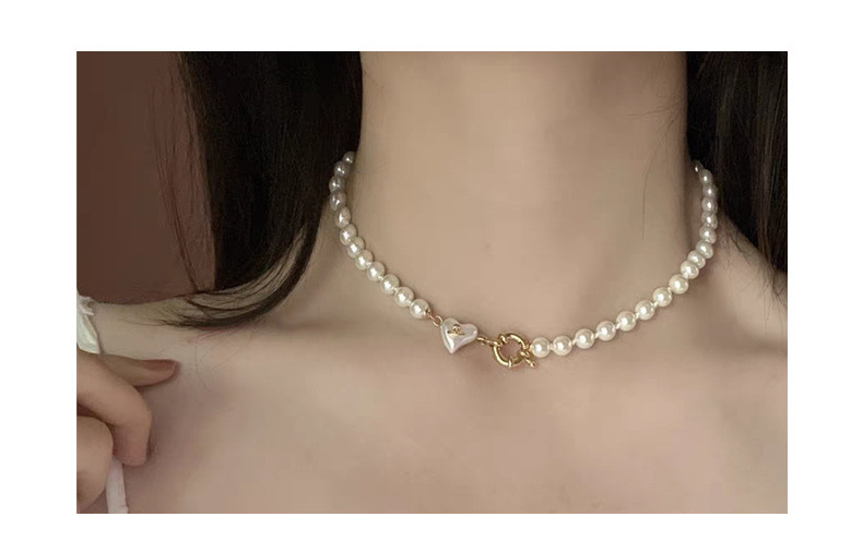 Retro Heart Shape Artificial Pearl Brass Plating Necklace 1 Piece