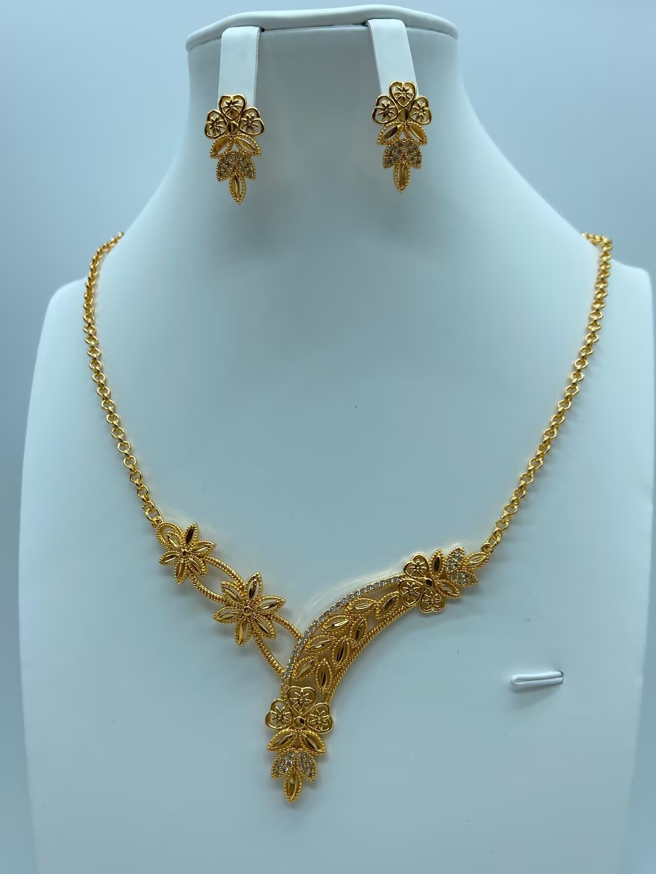 Transfronterizos de moda retro de Oriente Medio conjunto de joyería collar pendientes de boda banquete de bronce de lujo joyería dorada mujer