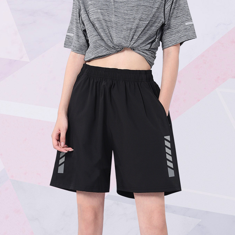 Pantalones cortos deportivos de mujer de verano secado rápido pantalones casuales de cinco puntos pantalones medianos grandes pantalones delgados pantalones negros grandes