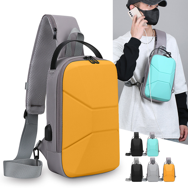 Bolsa transversal masculina de ombro único, modelo 2025, ideal para viagens, com compartimento para celular e chaves. Fabricada em policarbonato resistente e de alta qualidade._voghion.com