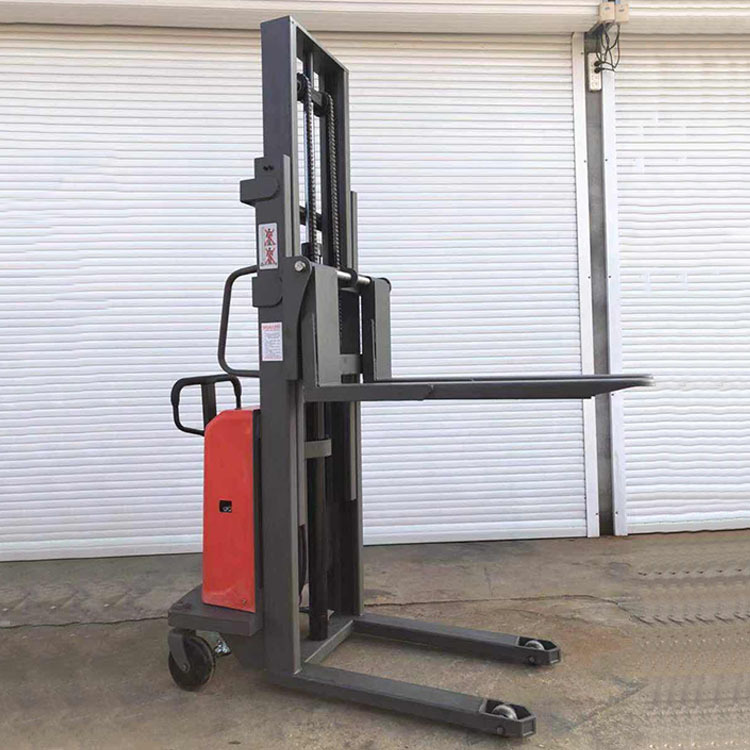 充电电动叉车2021.06.08 (9)