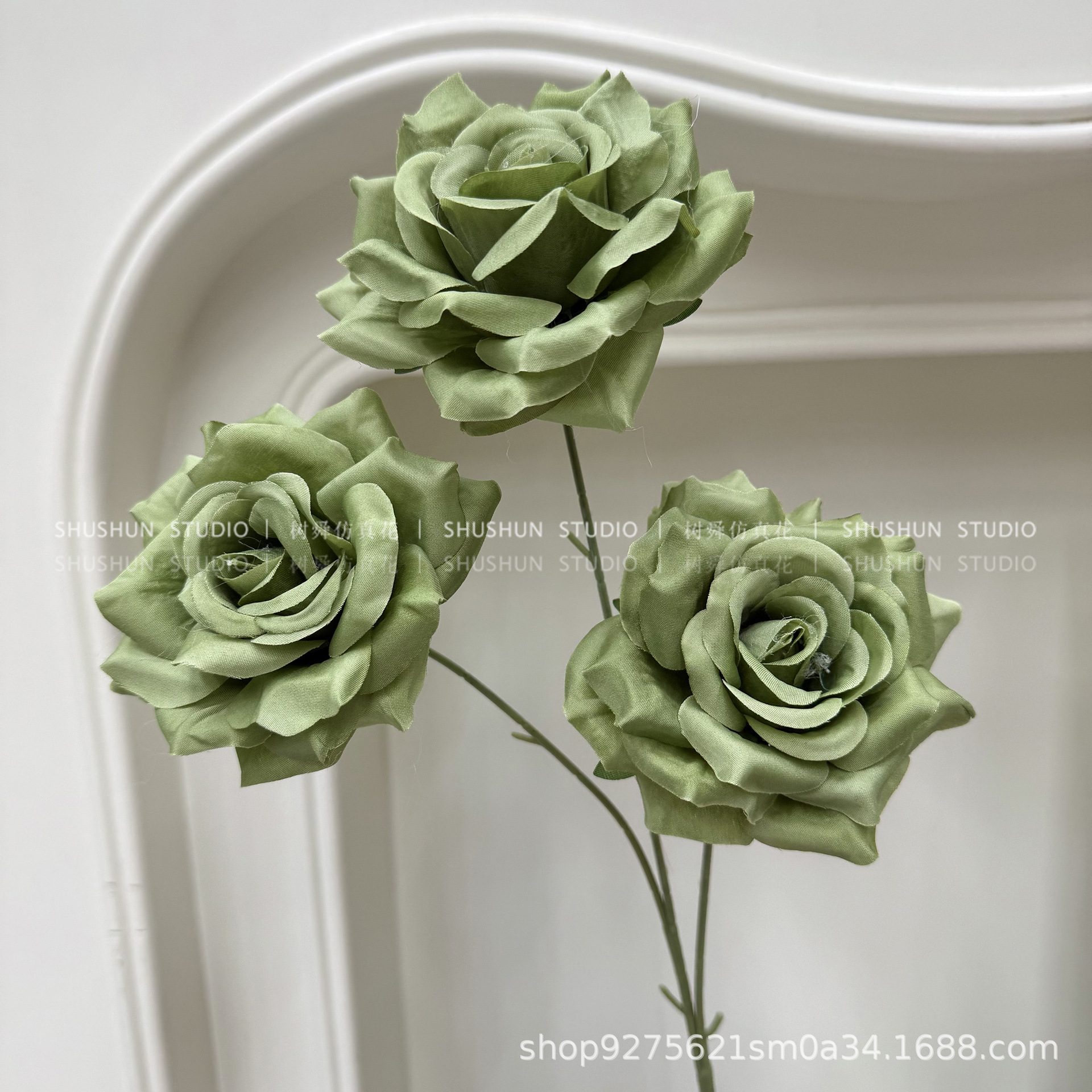 3 cabezas de rosa de diamante-verde oscuro