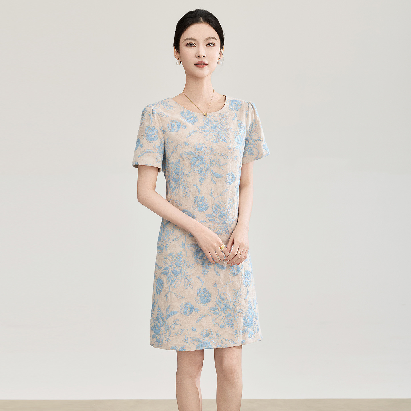 Đầm chữ A thêu jacquard tay ngắn mùa xuân hè — xanh lam