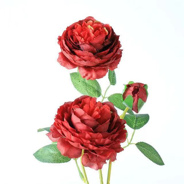 洋牡丹の造花は花の家庭の客間に花束を飾っています。|undefined