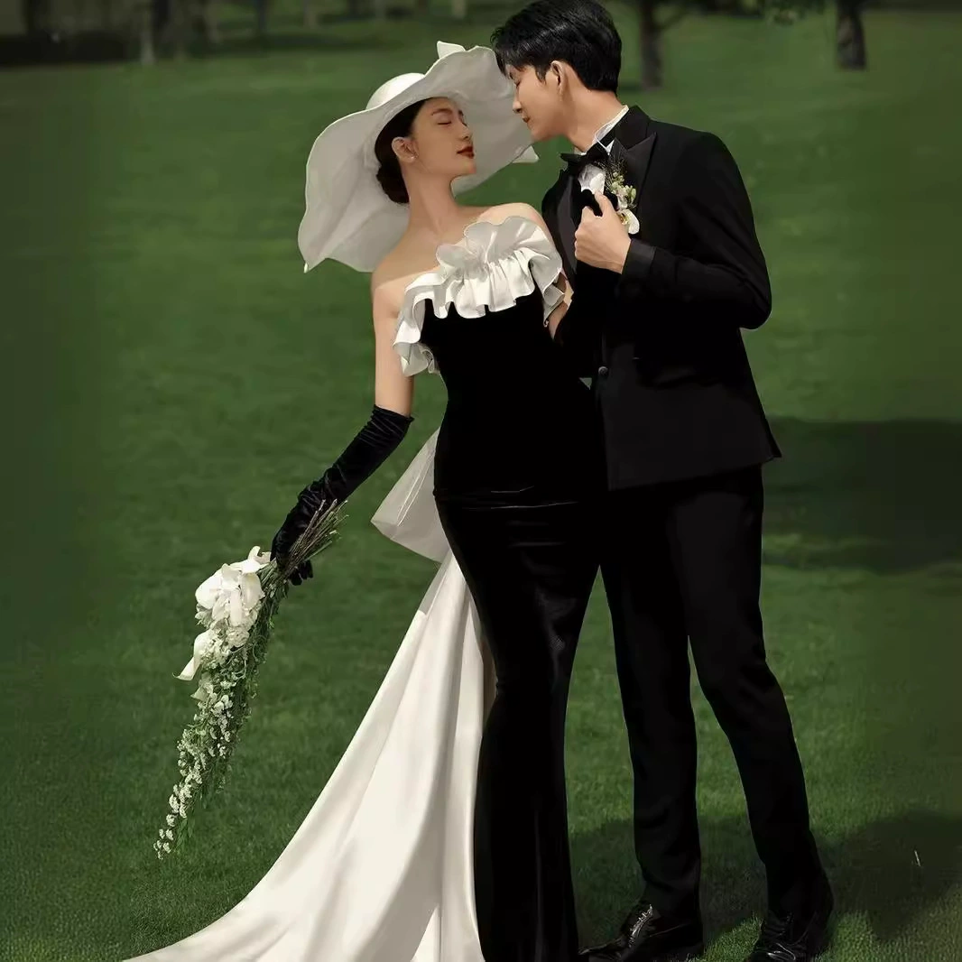 Elegant black velvet wedding dress with fish tail cut, photo session gown with accessories