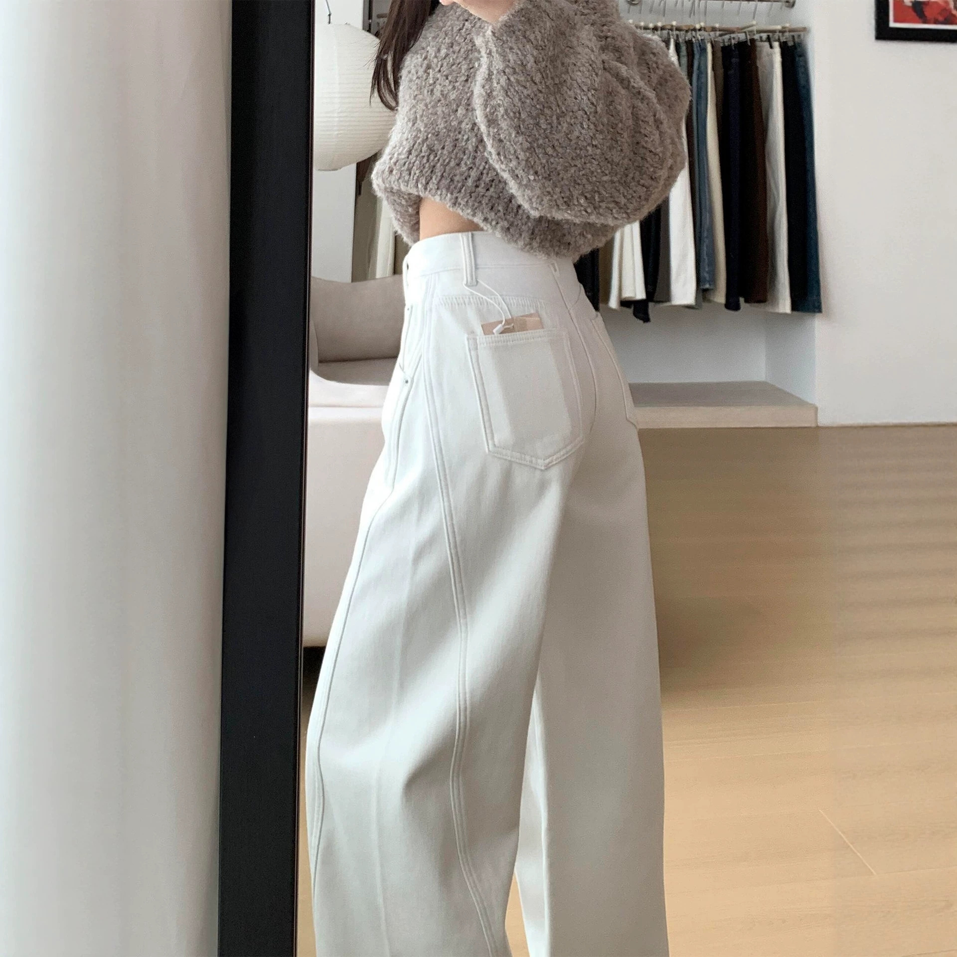 White wide-leg jeans for women with a pear-shaped figure, new autumn style, high-waisted, loose fit, slimming effect, straight-leg long pants