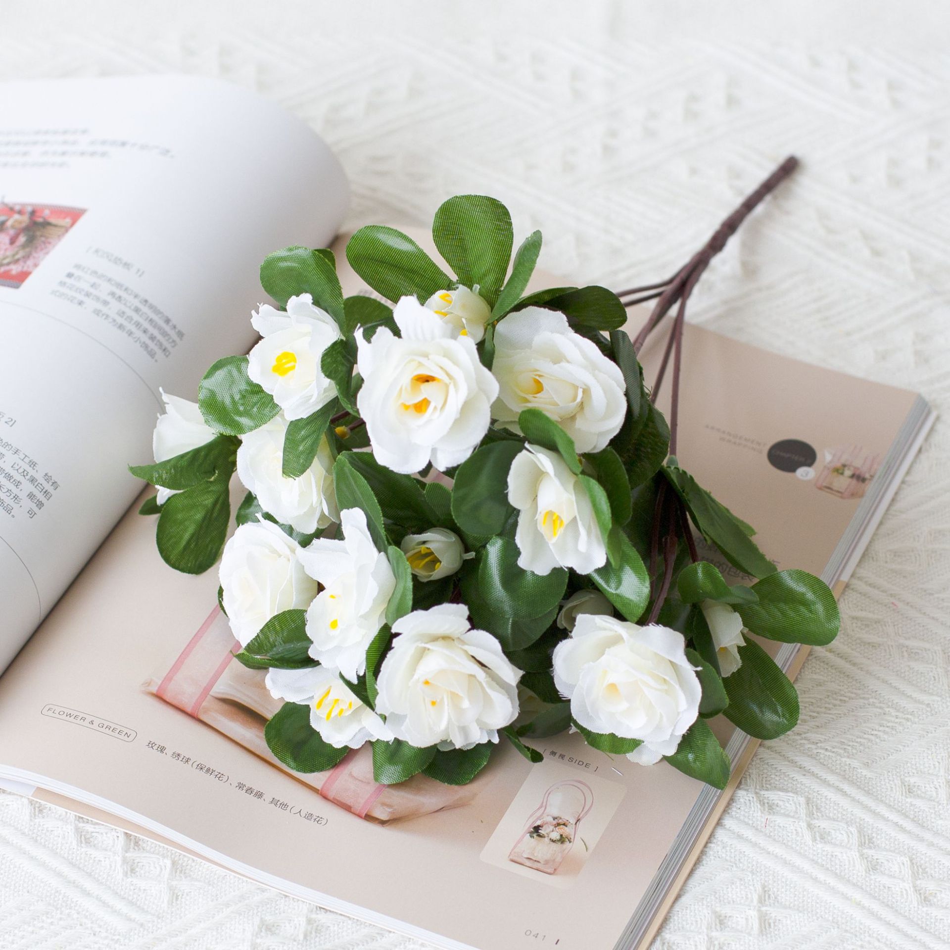 도매 시뮬레이션 7 머리 진달래 침실 결혼식 실내 및 실외 프로젝트 홈 장식 가짜 꽃다발