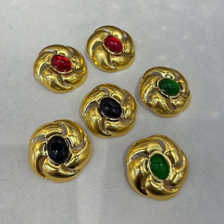 European and American Cross-Border Retro Round Hot Wheel Gemstone Earrings Classic Temperament Niche Design Fashion Versatile Personality Women European and American Cross-Border Retro Round Hot Wheel Gemstone Earrings Classic Temperament Niche Design Fashion Versatile Personality Women