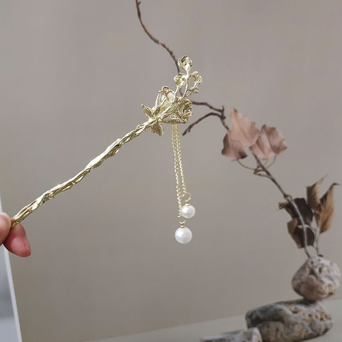 Antique-style bellflower butterfly tassel hairpin with a retro, elegant, and forest-like, fairy-like beauty, suitable for Hanfu women
