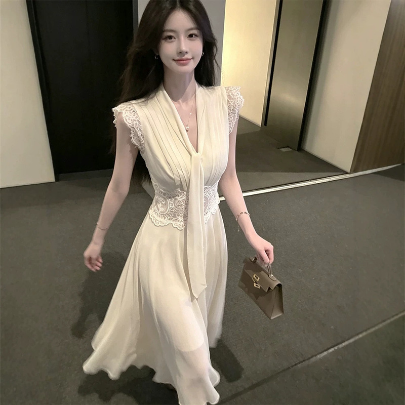 【Fond Memories】2 versions/Summer style waist-cinching chiffon French V-neck dress with ribbons and large hem in white moonlight color