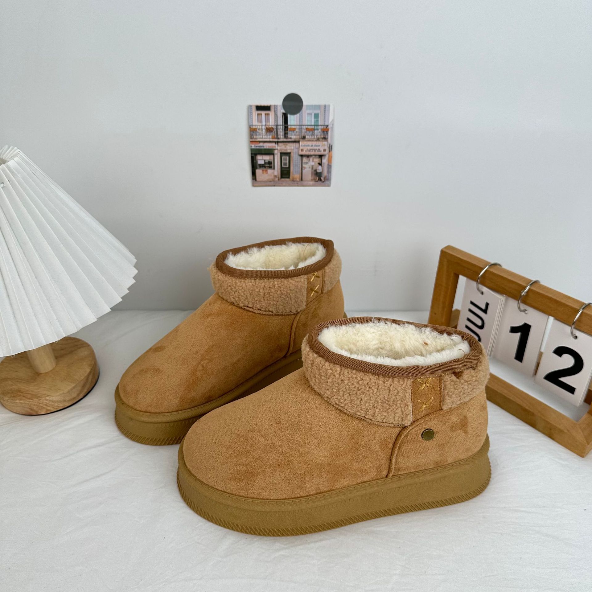 Zapatos de nieve de invierno de mujer con botas de terciopelo calientes versátiles 2024 nuevos zapatos de algodón de terciopelo grueso image 4