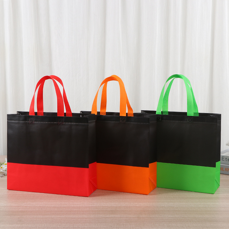 Bolsas de tela no tejida de película en caliente en la exposición publicitaria de gran capacidad bolsas de mano en blanco bolsas de compras de regalo