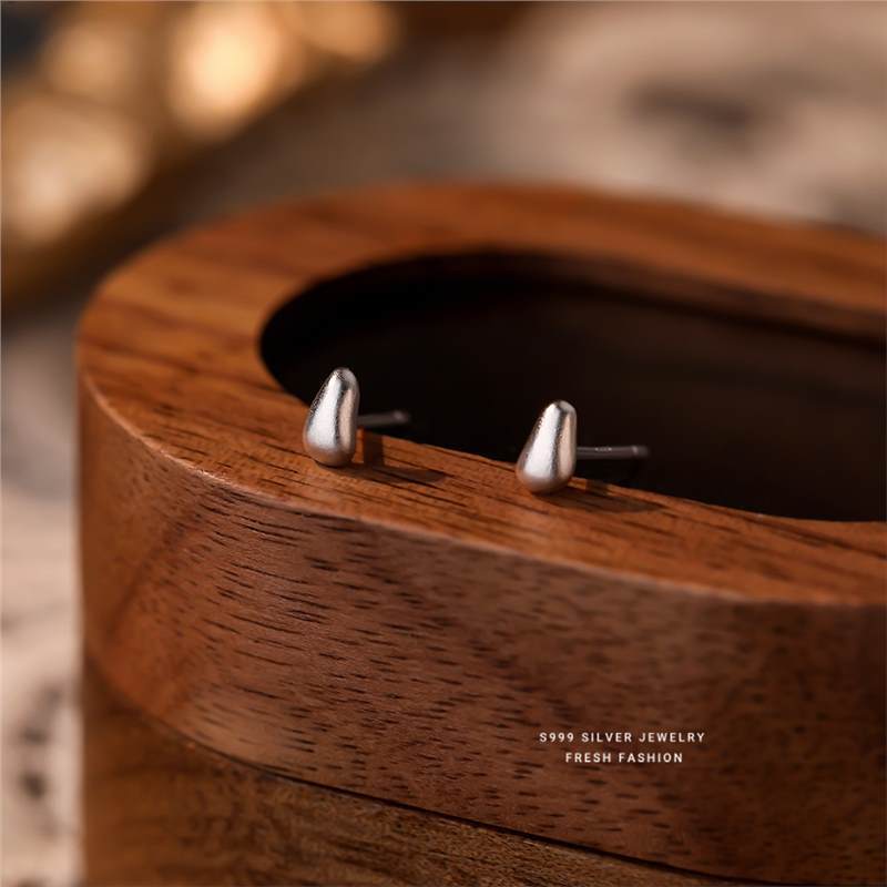 Extremely simple style small gold bean women's s 999 pure light luxury cold wind foot silver droplet shaped earrings_voghion.com