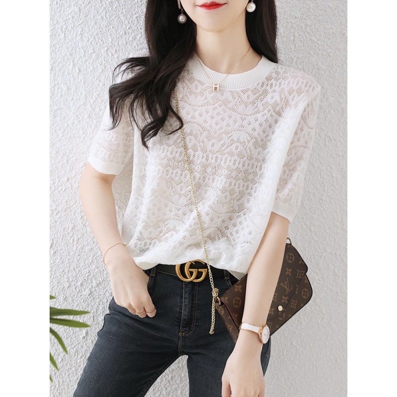 Summer knitted thin white T-shirt for leisure