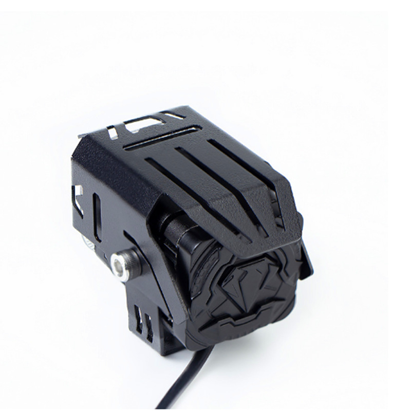 Cañón de acero universal LED motocicleta spotlight láser coche eléctrico alto y corto luz explosión flash doble lente image 4